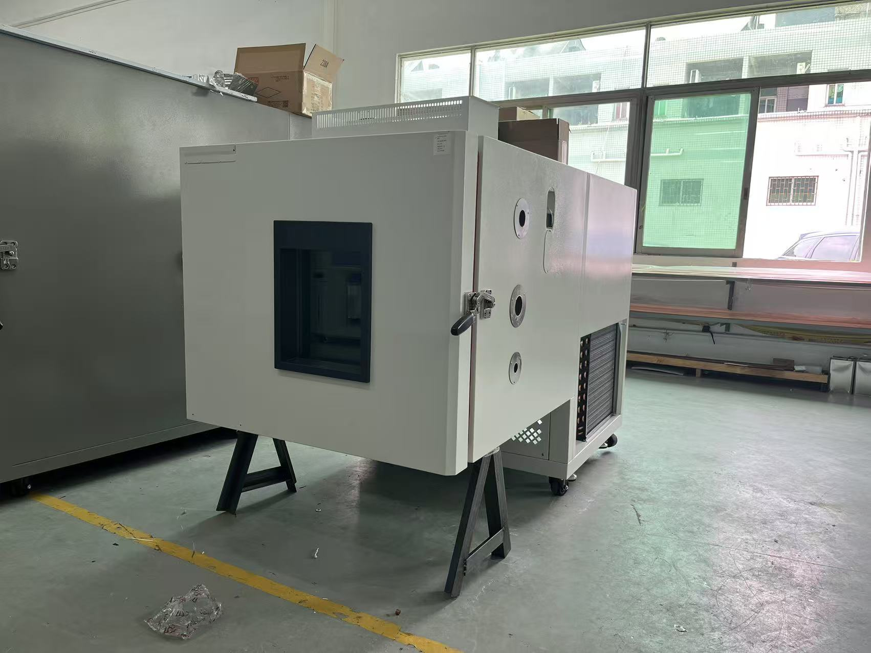 湖南客戶定制326升高低溫非標試驗箱